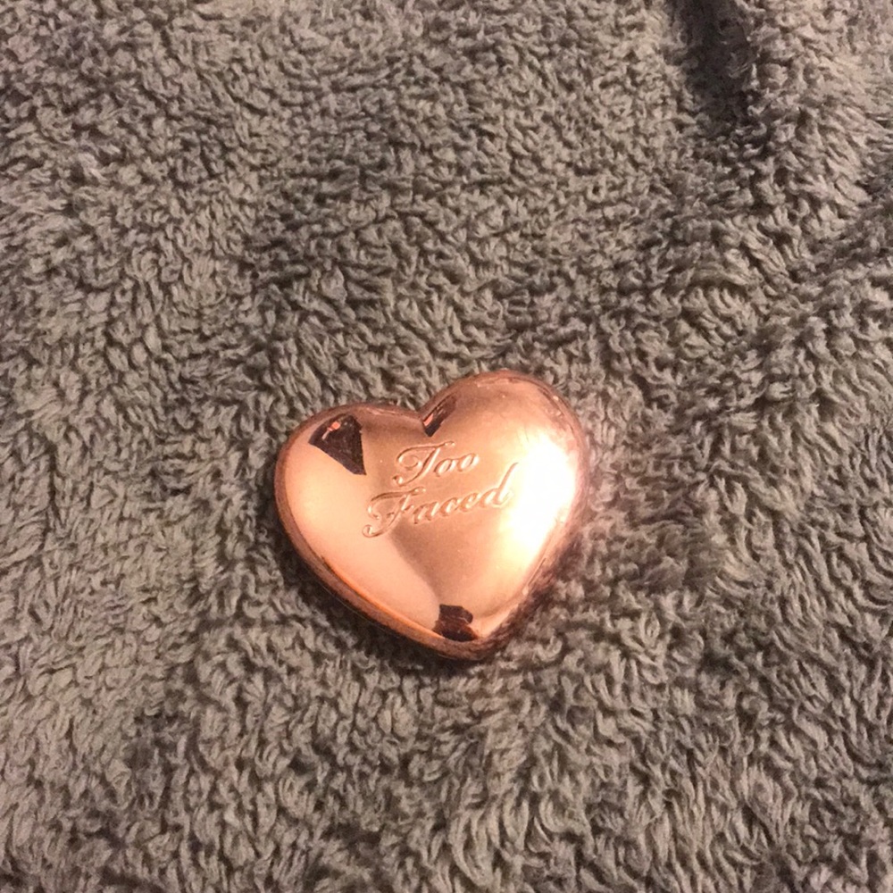 Too Faced Love Light Prismatic Highlighter